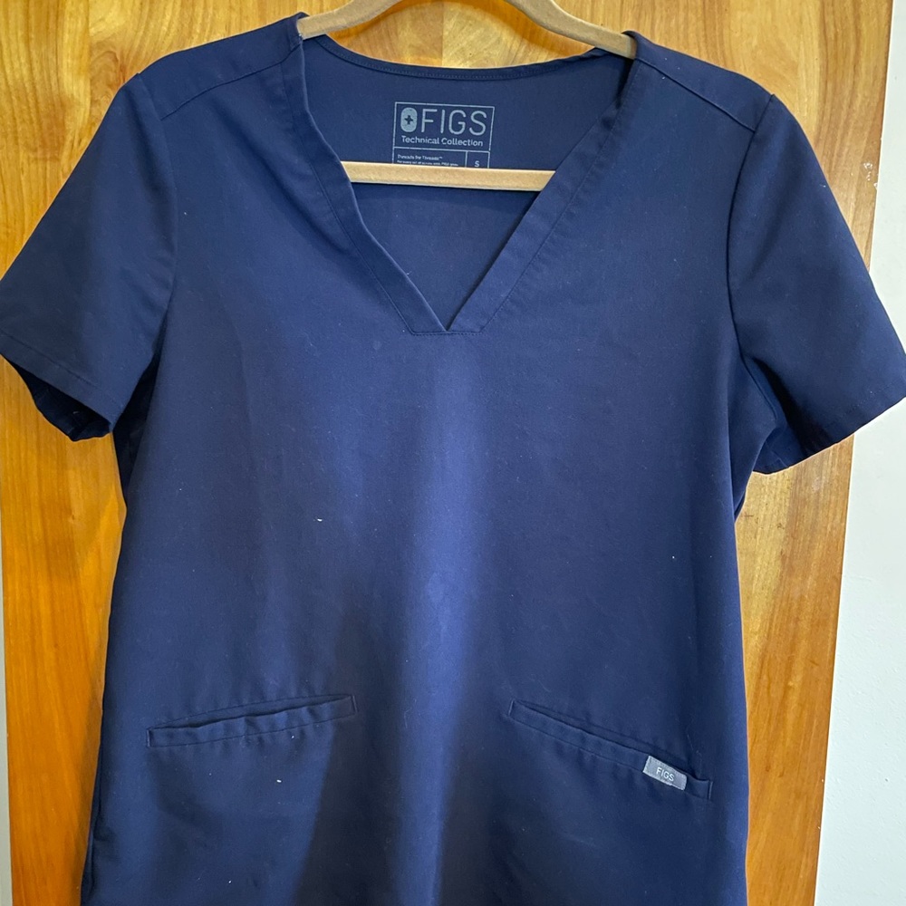 Navy blue figs casma top